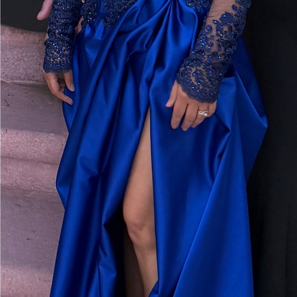 Elegant Blue Ruched Slit Gown with Bishop Sleeves